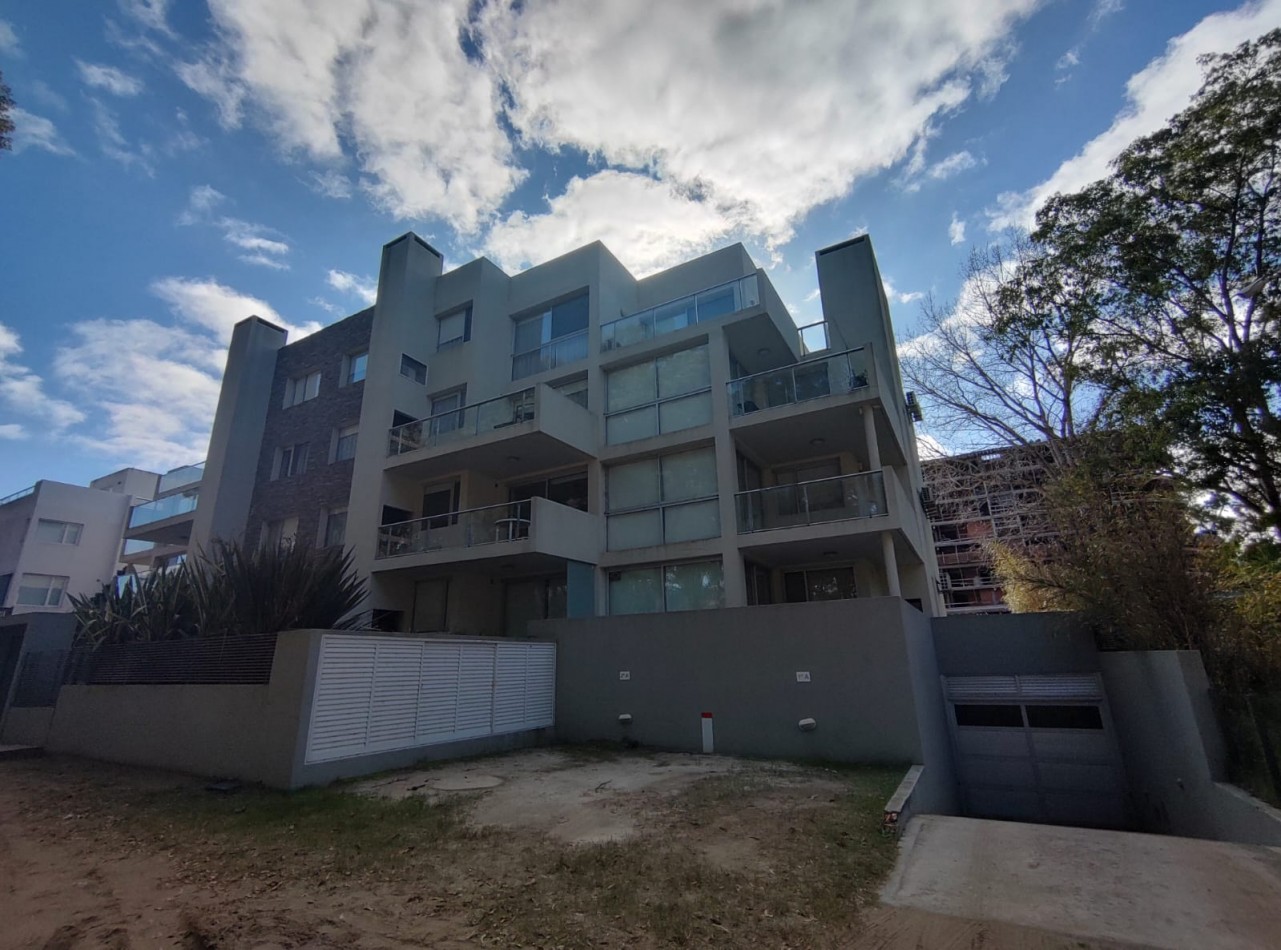 DEPARTAMENTO TRES AMBIENTES EN VENTA - PINAMAR CENTRO