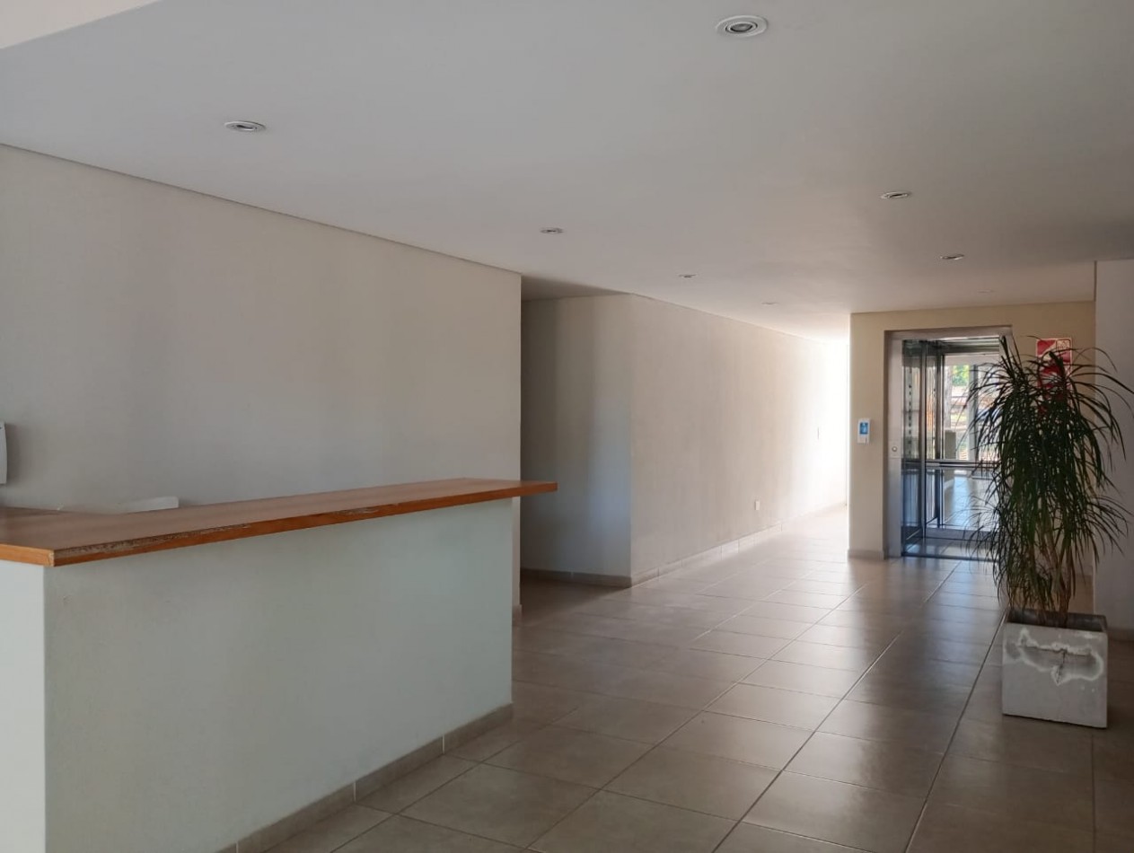 DEPARTAMENTO TRES AMBIENTES EN VENTA - PINAMAR CENTRO