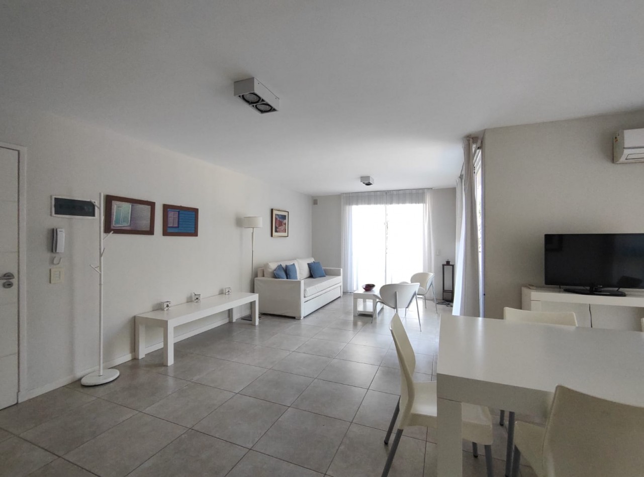 DEPARTAMENTO TRES AMBIENTES EN VENTA - PINAMAR CENTRO
