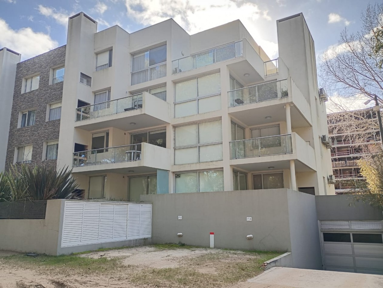 DEPARTAMENTO TRES AMBIENTES EN VENTA - PINAMAR CENTRO