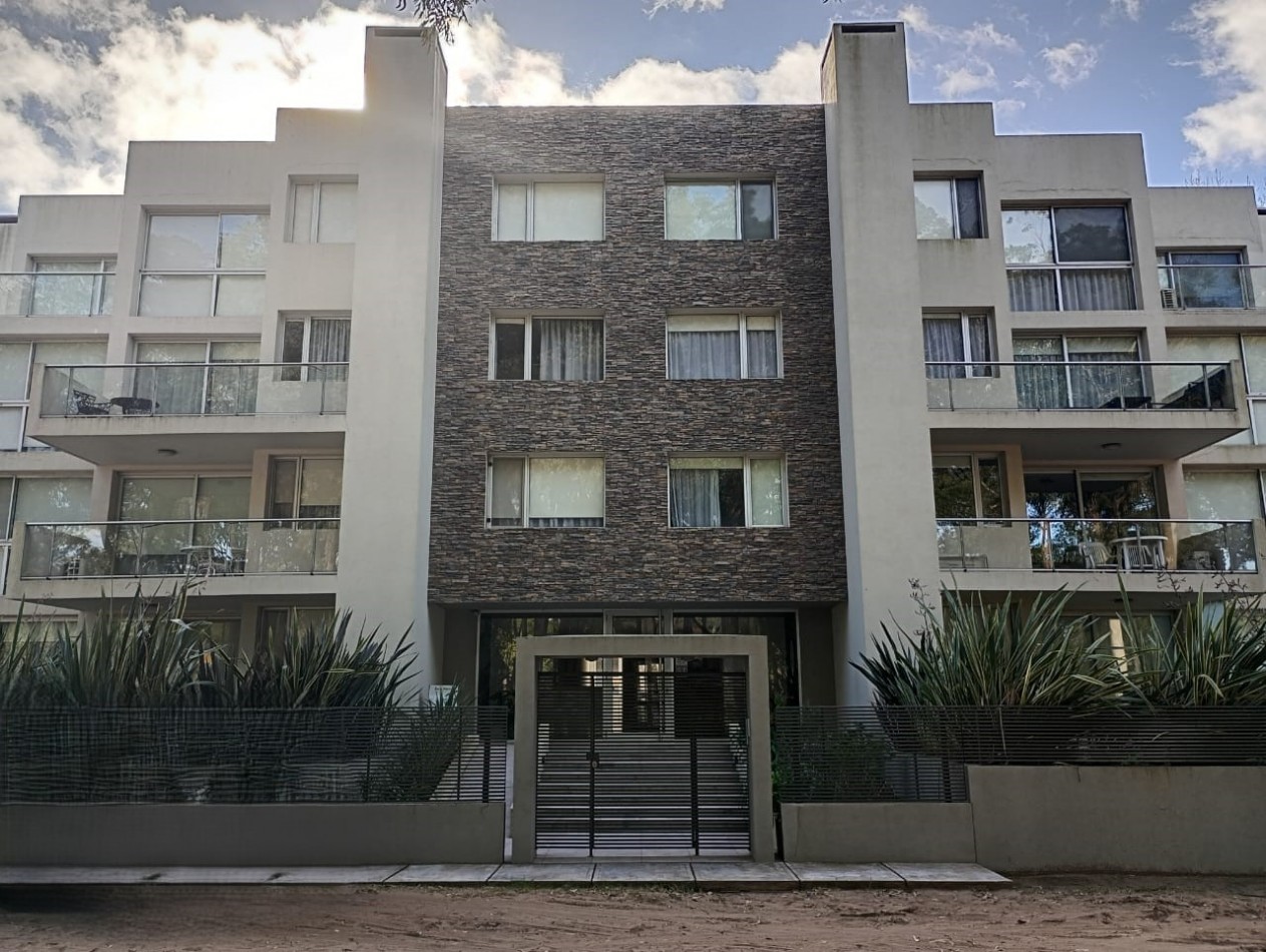 DEPARTAMENTO TRES AMBIENTES EN VENTA - PINAMAR CENTRO