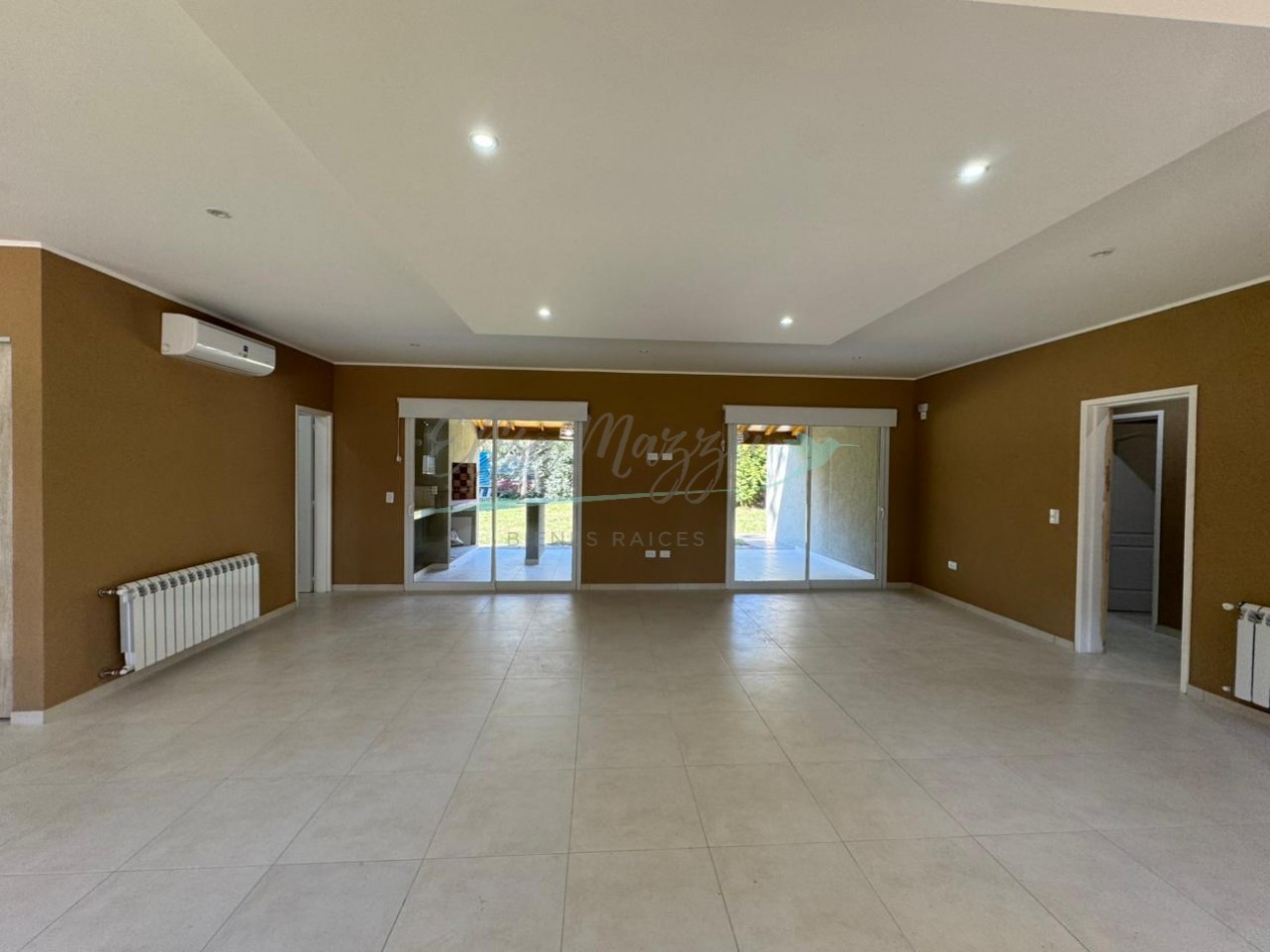 CASA EN VENTA EN ZONA ALAMOS - PINAMAR 