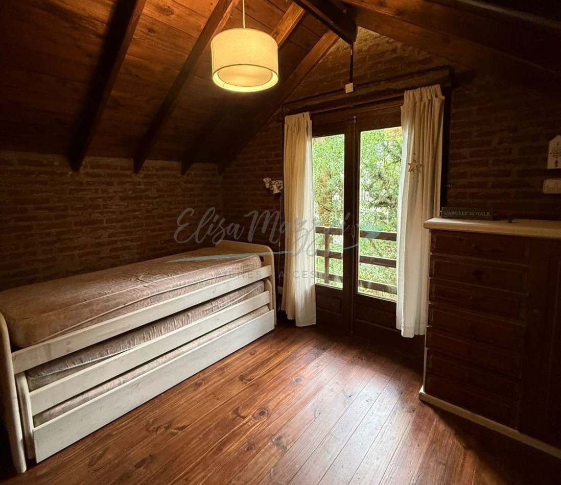 CASA EN VENTA - MAR DE LAS PAMPAS