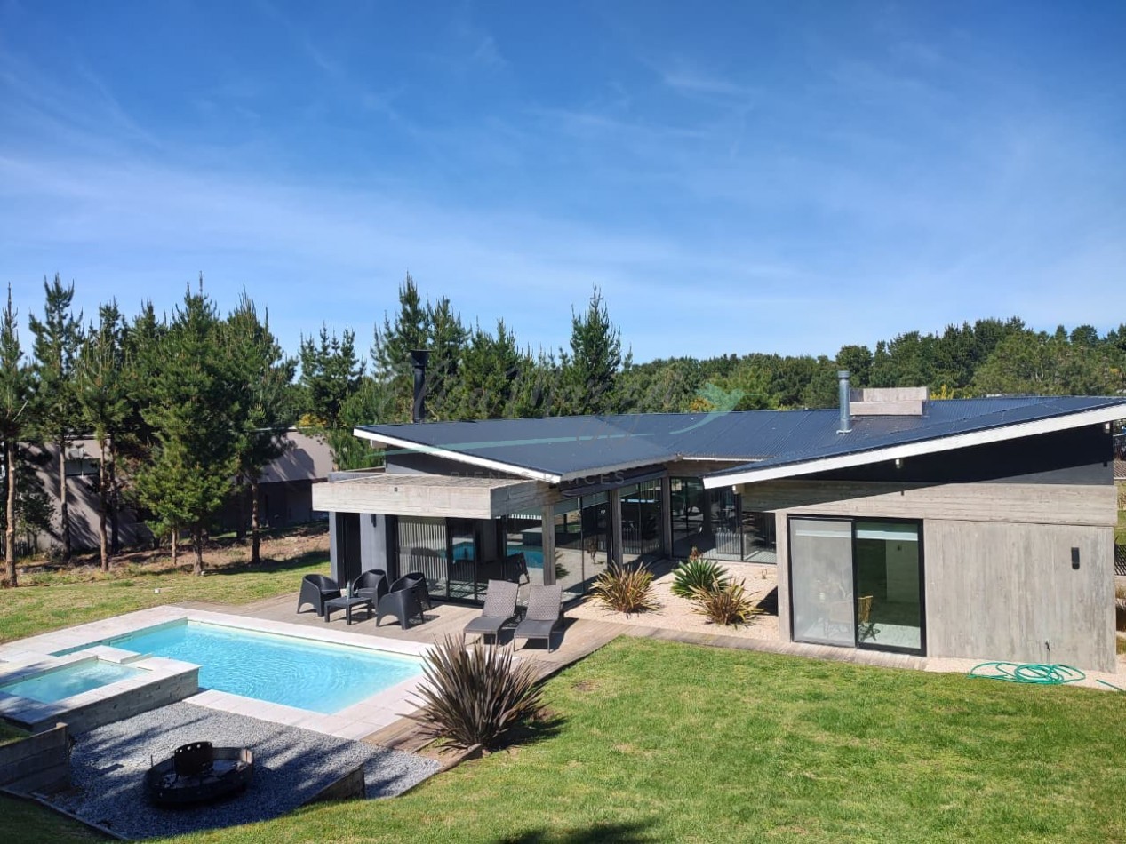 CASA EN VENTA - COSTA ESMERALDA 