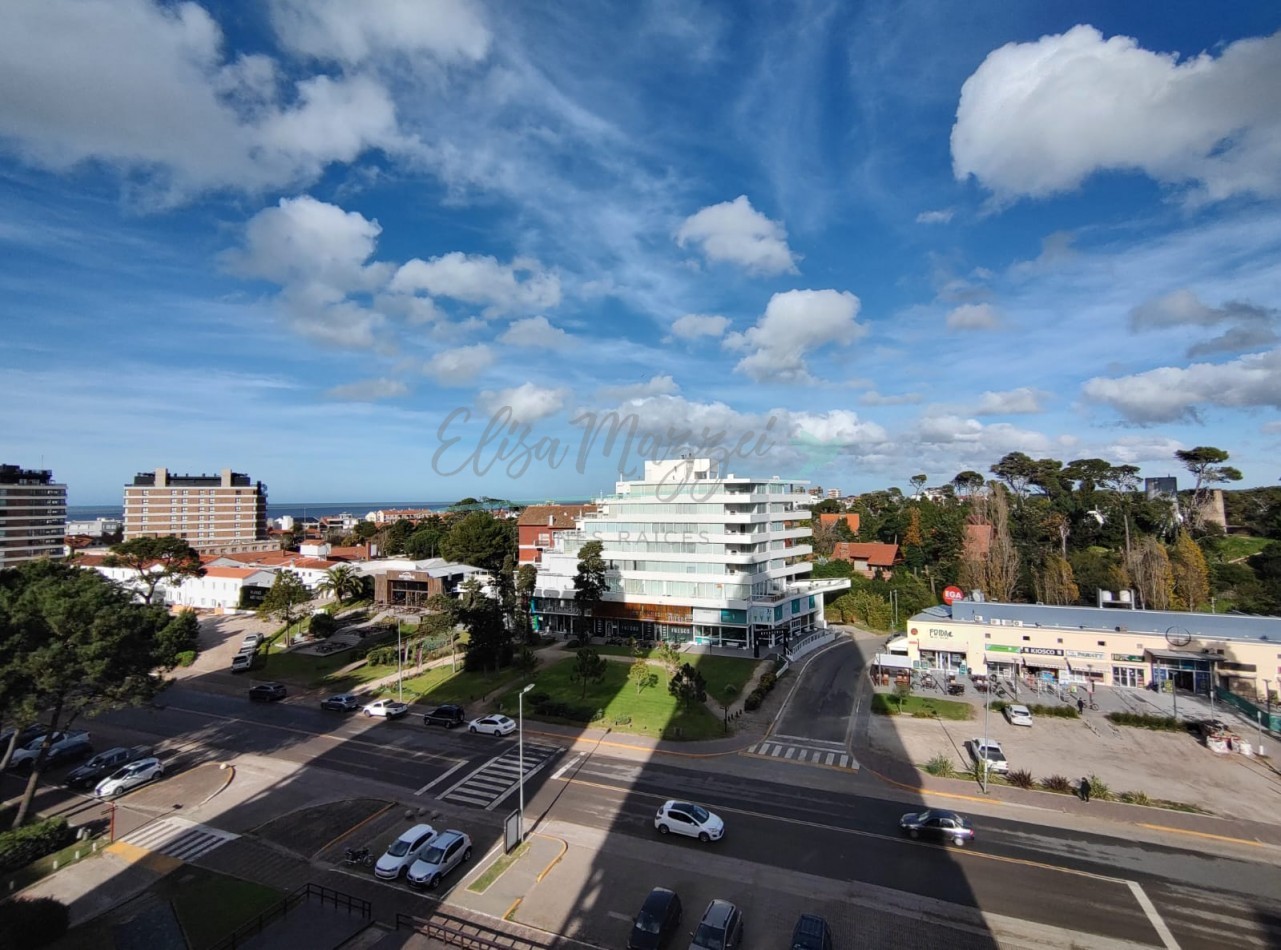 DEPARTAMENTO TRES AMBIENTES EN VENTA - PINAMAR CENTRO - CERCA DEL MAR