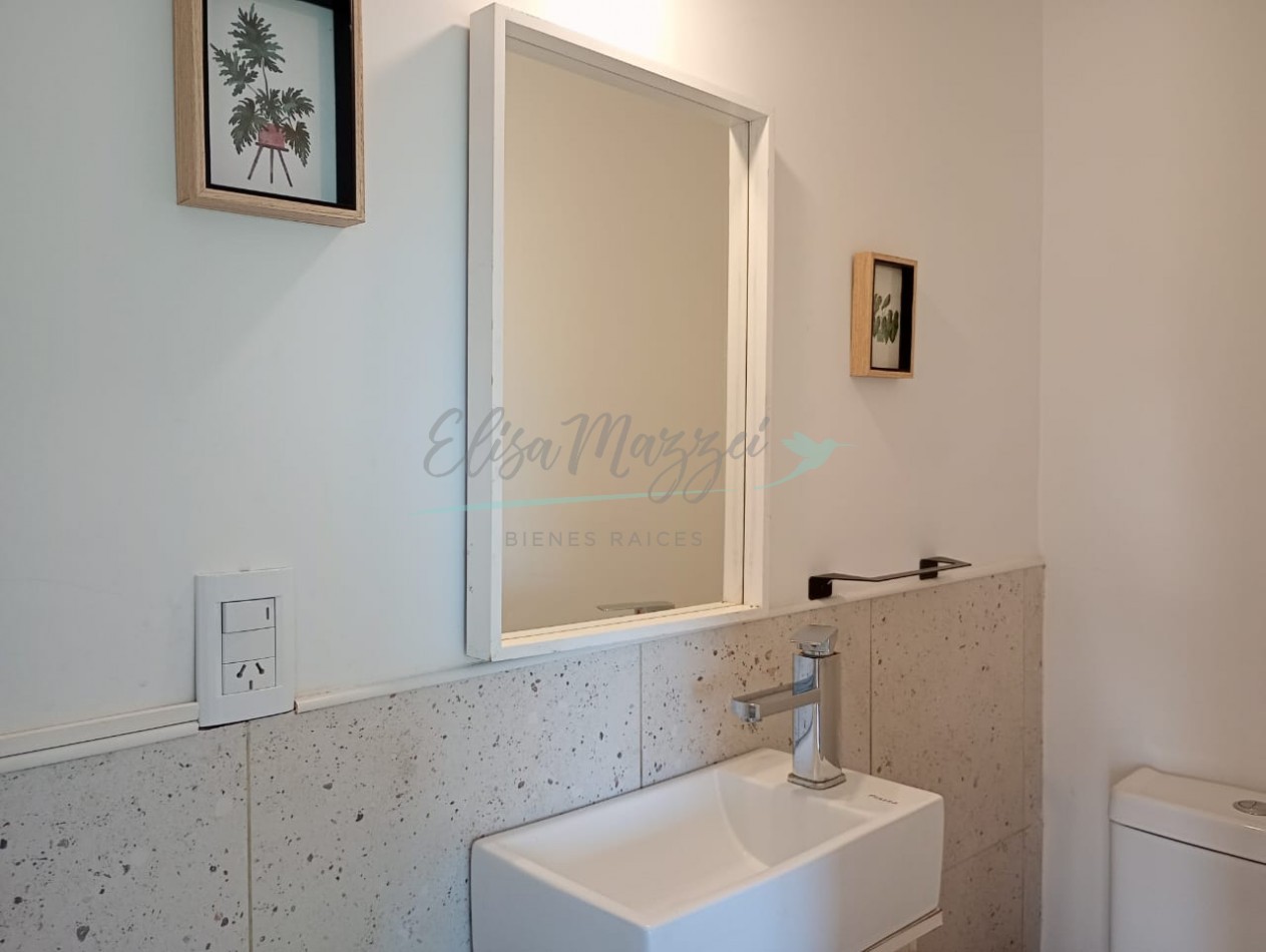 DEPARTAMENTO TIPO DUPLEX EN VENTA - CUATRO AMBIENTES - VALERIA DEL MAR