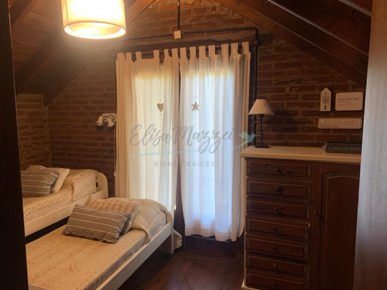 CASA EN VENTA - MAR DE LAS PAMPAS