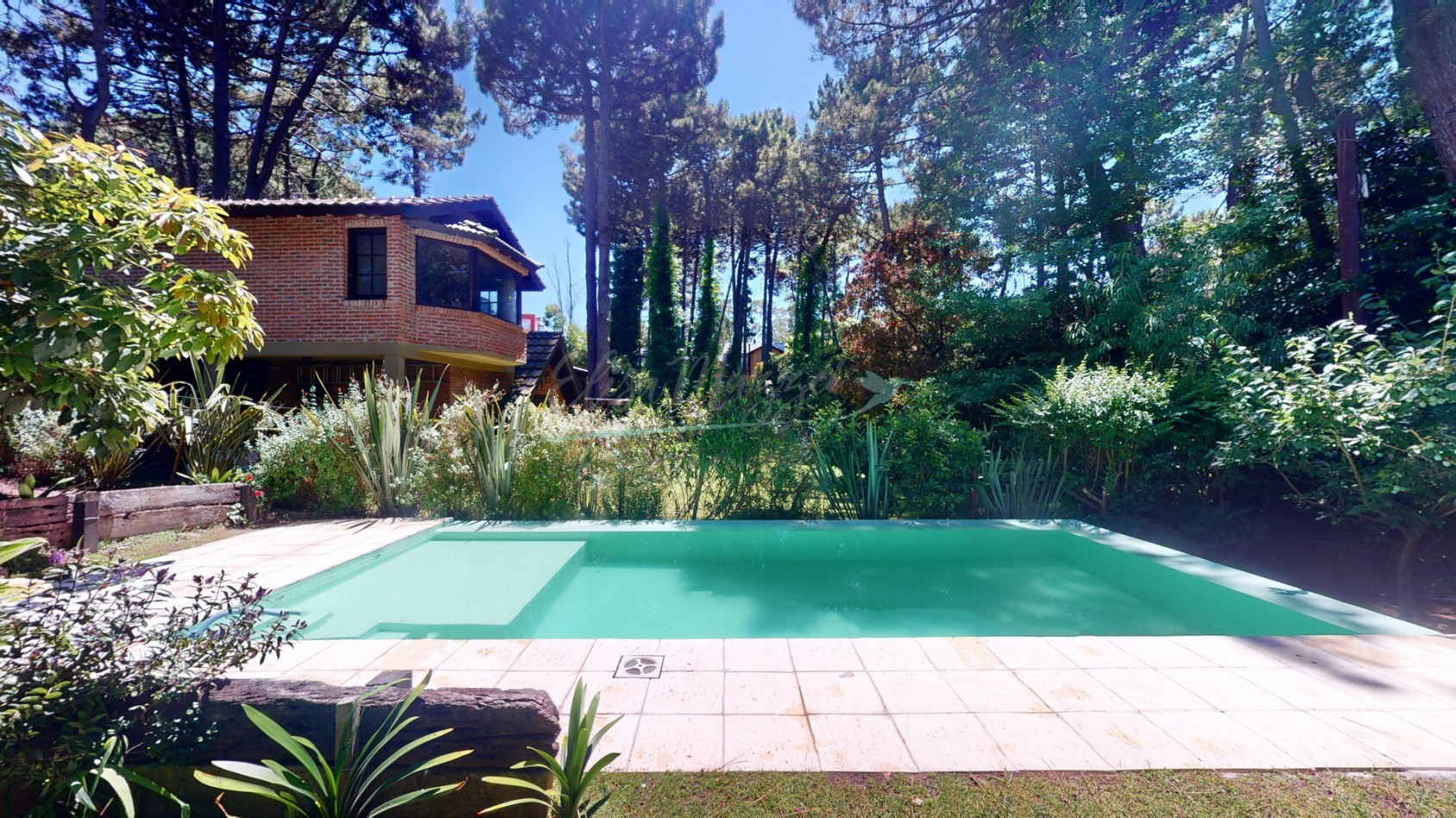 CASA EN VENTA - PINAMAR