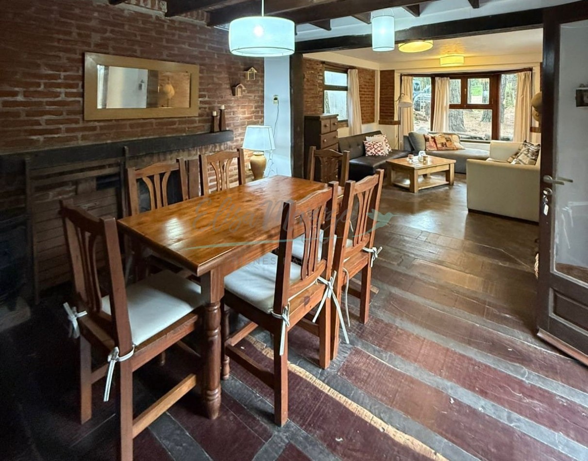 CASA EN VENTA - MAR DE LAS PAMPAS