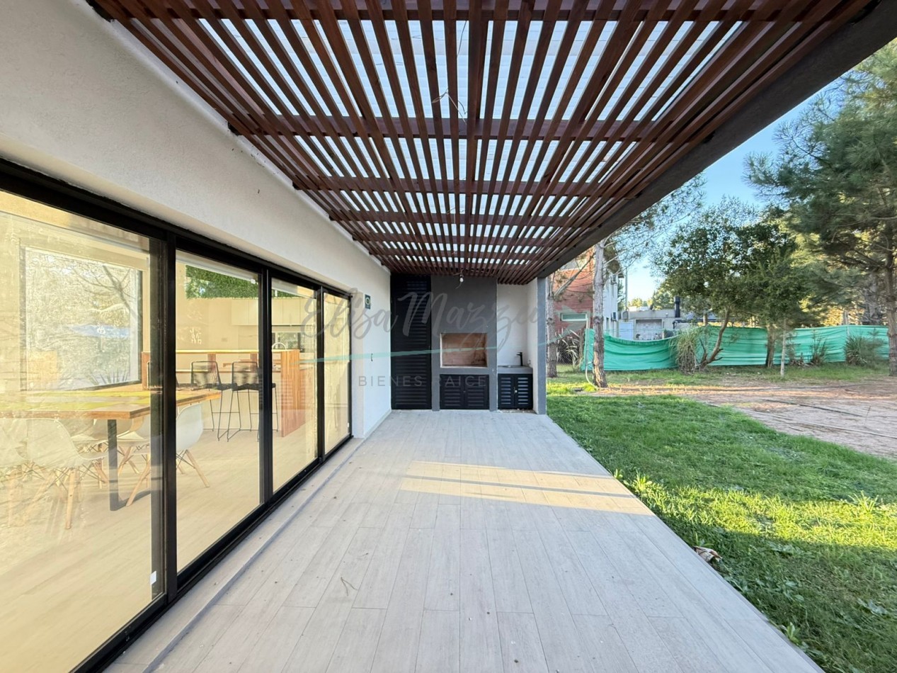 CASA EN VENTA A ESTRENAR - PINAMAR