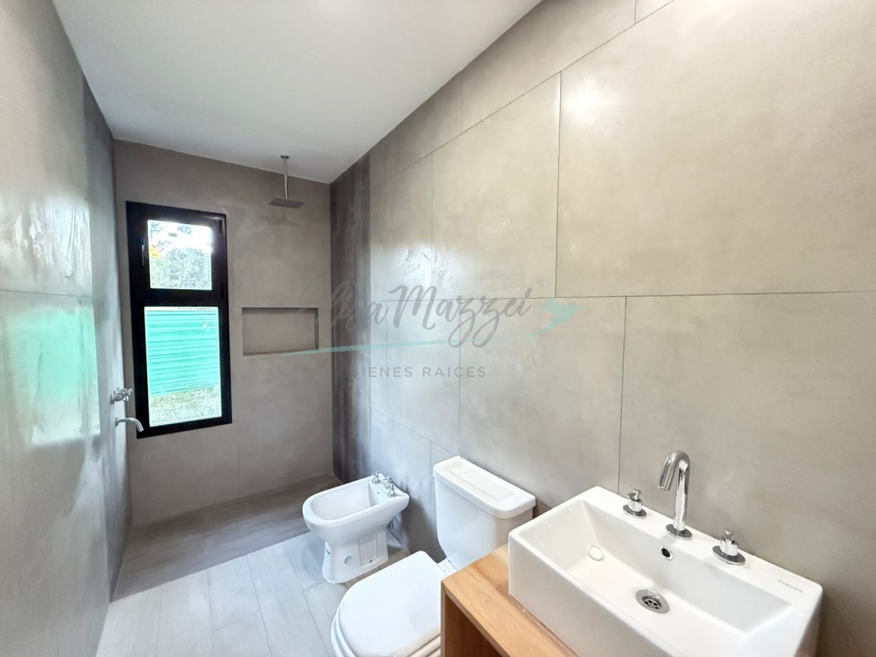 CASA EN VENTA A ESTRENAR - PINAMAR