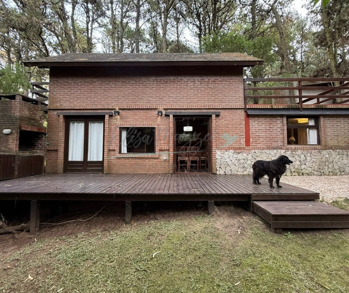 CASA EN VENTA - MAR DE LAS PAMPAS