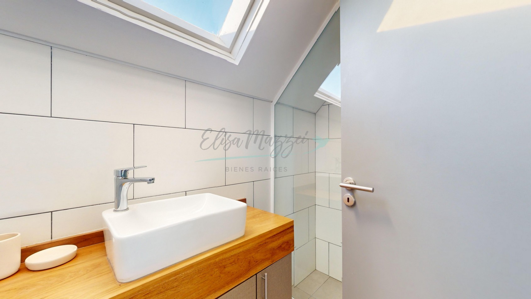 DEPARTAMENTO DOS AMBIENTES EN VENTA - MAR DE OSTENDE - VISTA AL MAR