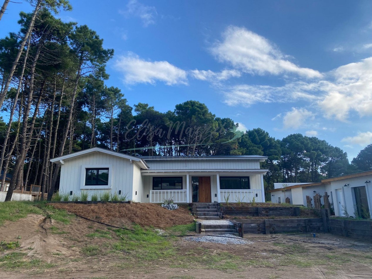 CASA EN VENTA - PIONEROS - PINAMAR