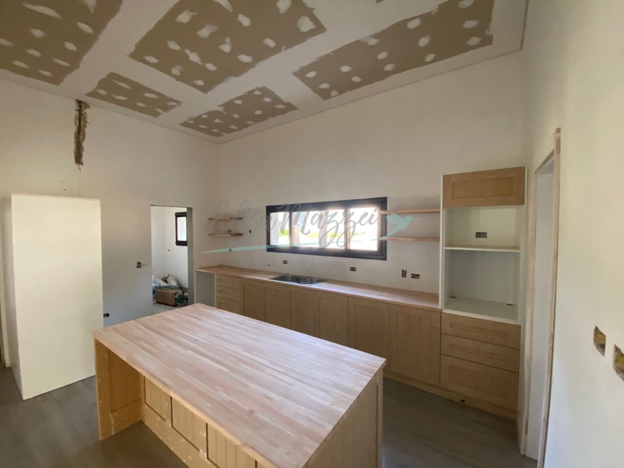 CASA EN VENTA - PIONEROS - PINAMAR