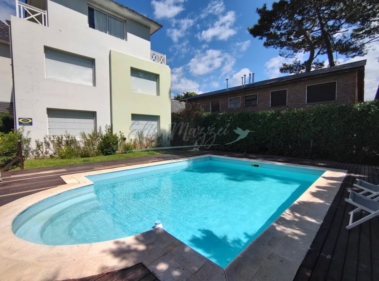 DUPLEX CUATRO AMBIENTES EN VENTA - PINAMAR CENTRO - FINANCIACION