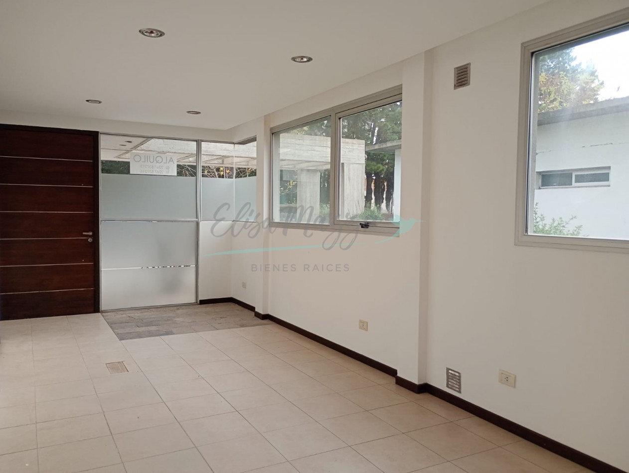 LOCAL EN ALQUILER - PINAMAR CENTRO