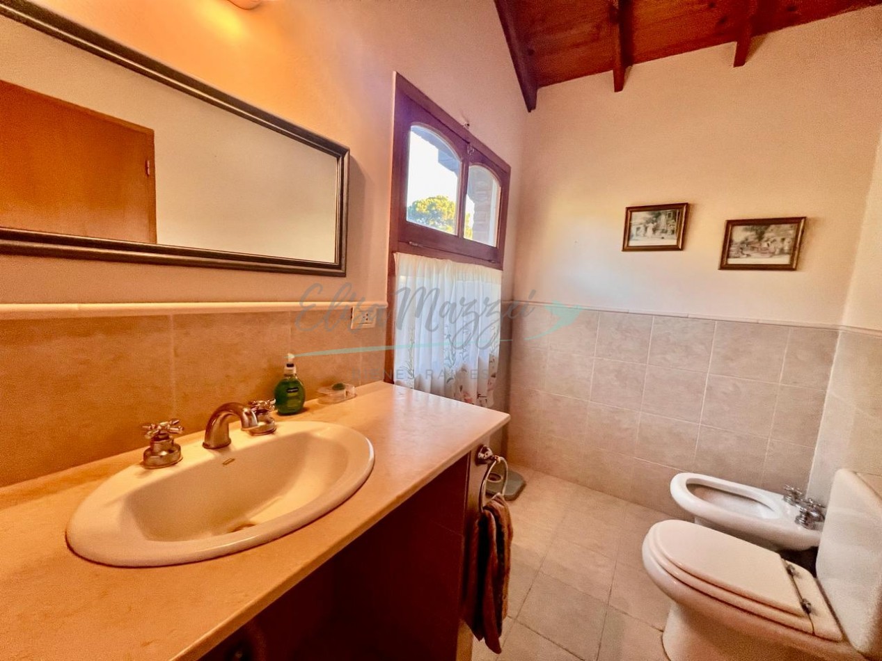 CASA EN VENTA - PINAMAR