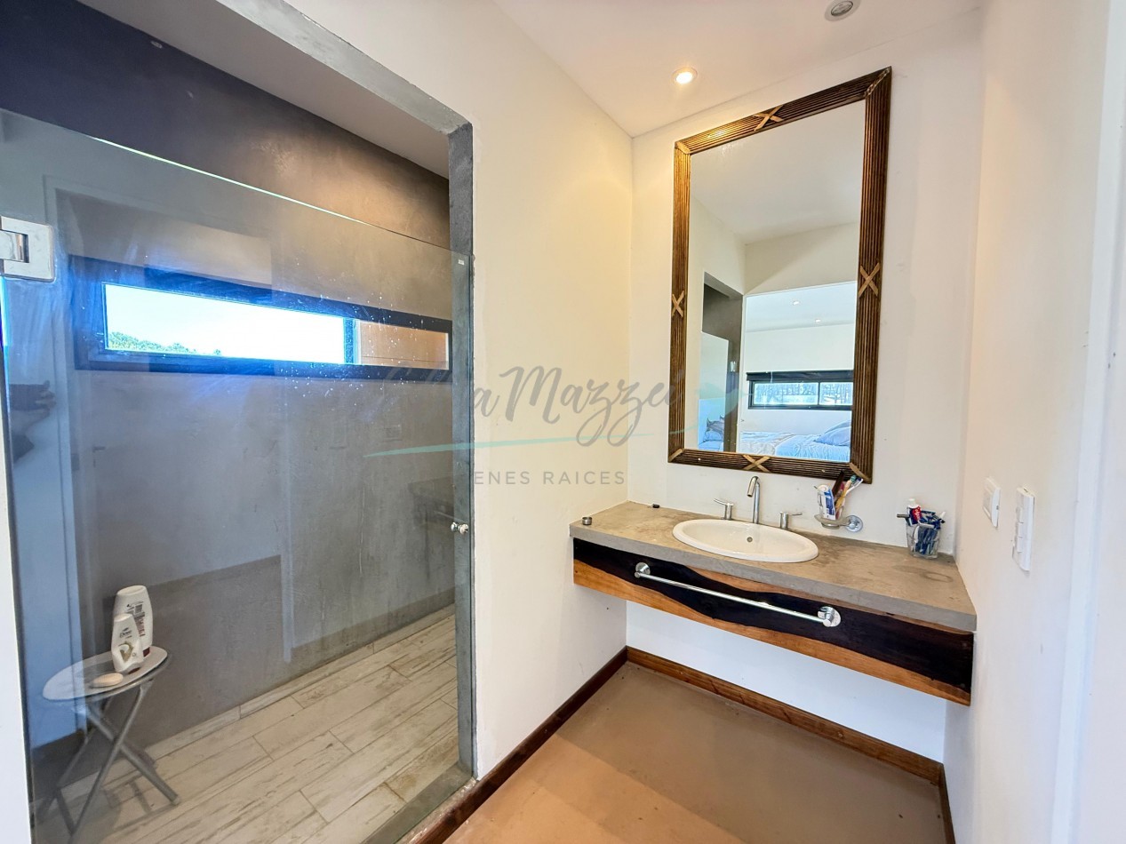 CASA EN VENTA A METROS DEL MAR - VILLA ROBLES