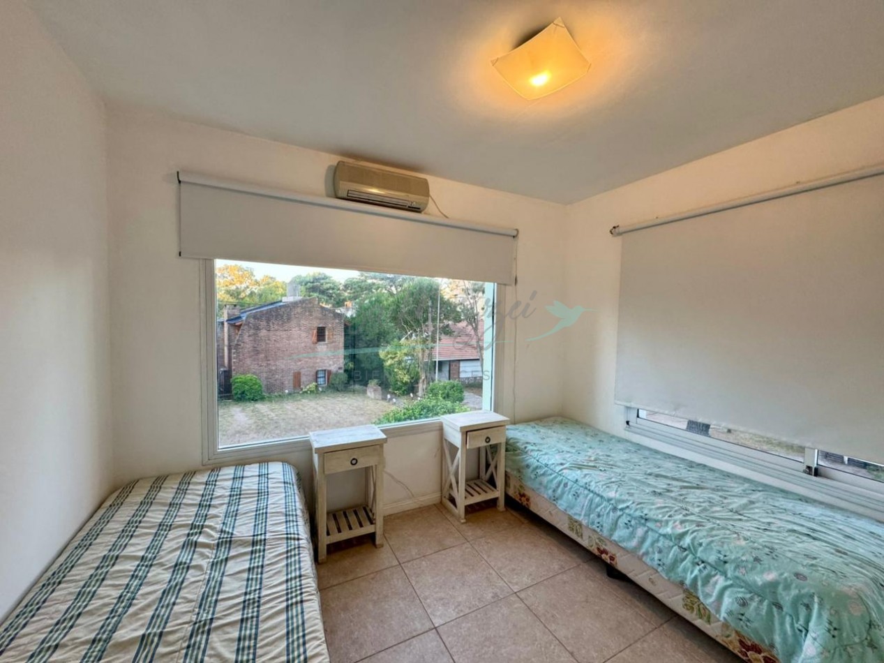 DUPLEX CUATRO AMBIENTES EN ALQUILER ANUAL - PINAMAR CENTRO 