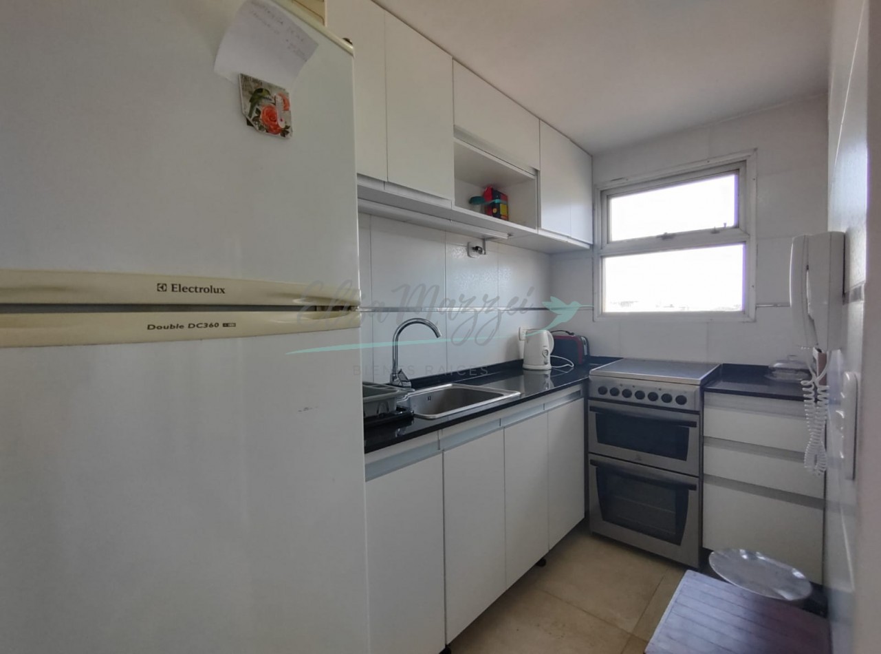 DEPARTAMENTO TRES AMBIENTES EN VENTA - PINAMAR CENTRO - CERCA DEL MAR