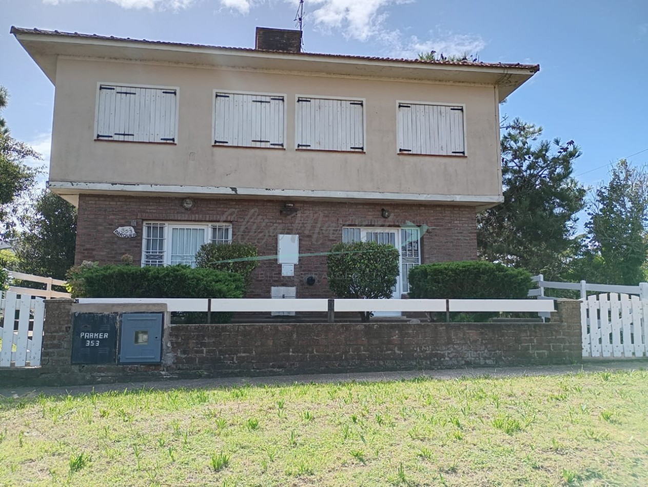 DEPARTAMENTO TIPO DUPLEX EN VENTA - CUATRO AMBIENTES - VALERIA DEL MAR