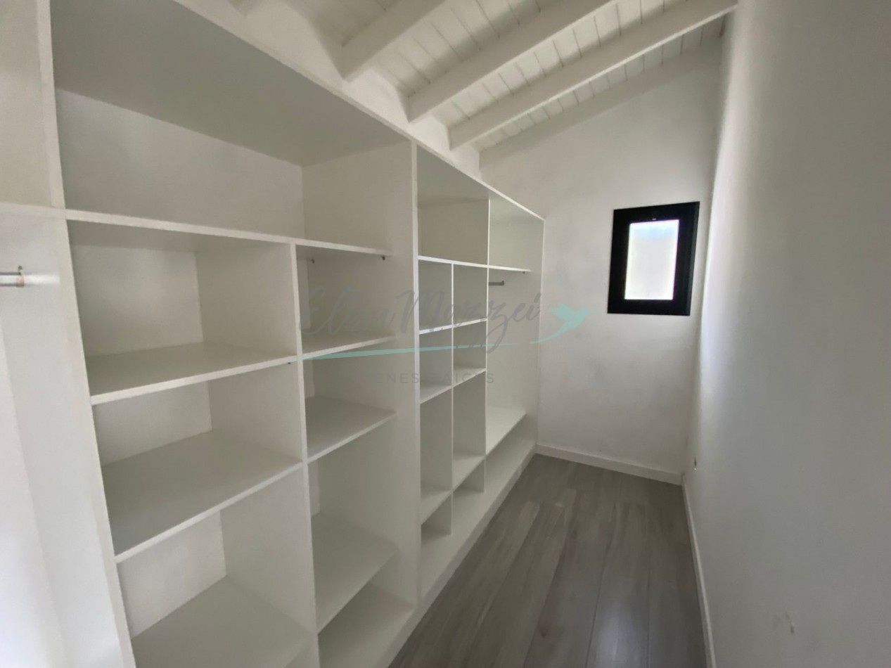 CASA EN VENTA - PIONEROS - PINAMAR