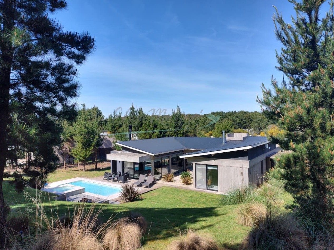 CASA EN VENTA - COSTA ESMERALDA 