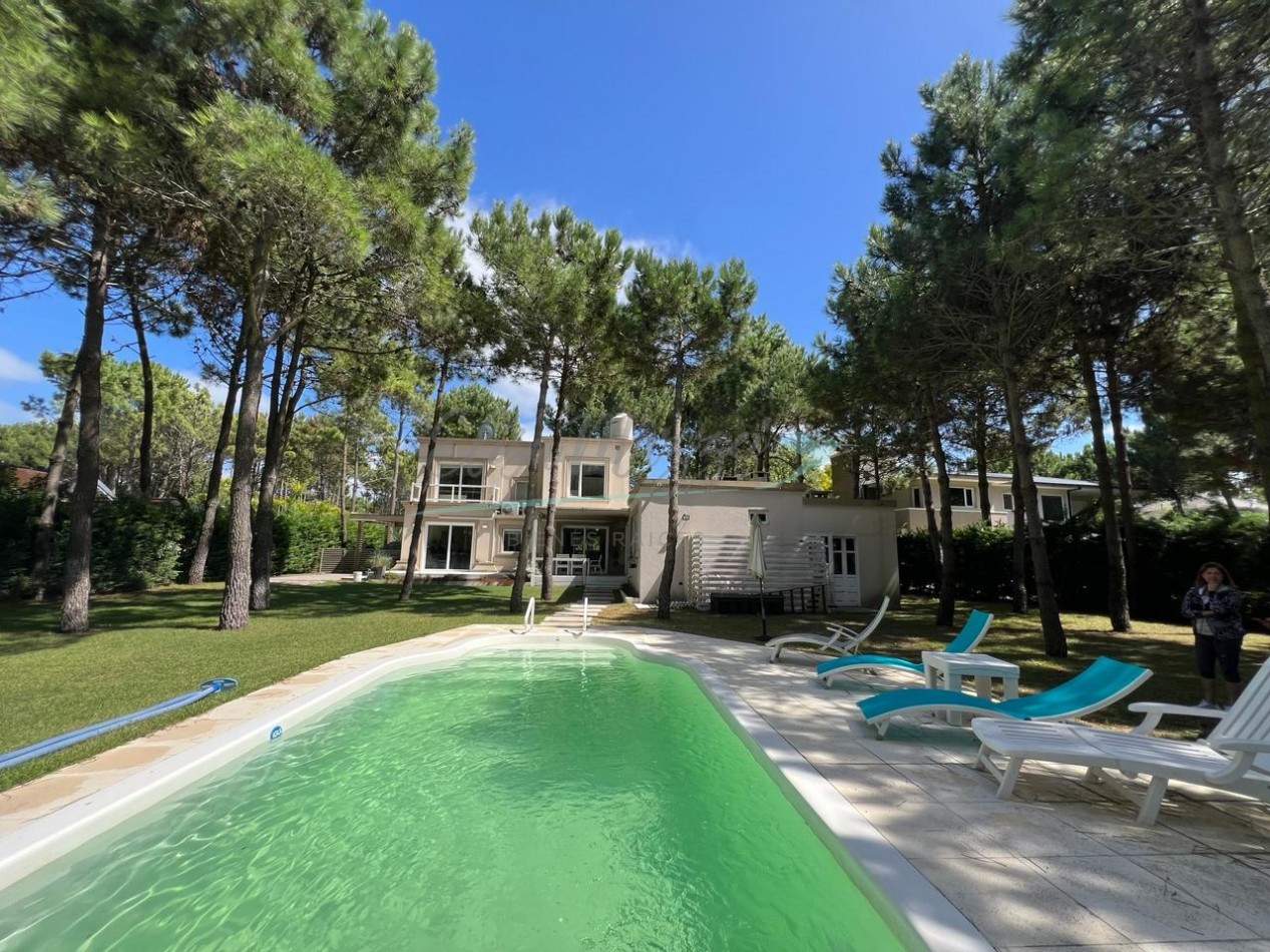 CASA EN VENTA - LA HERRADURA - PINAMAR