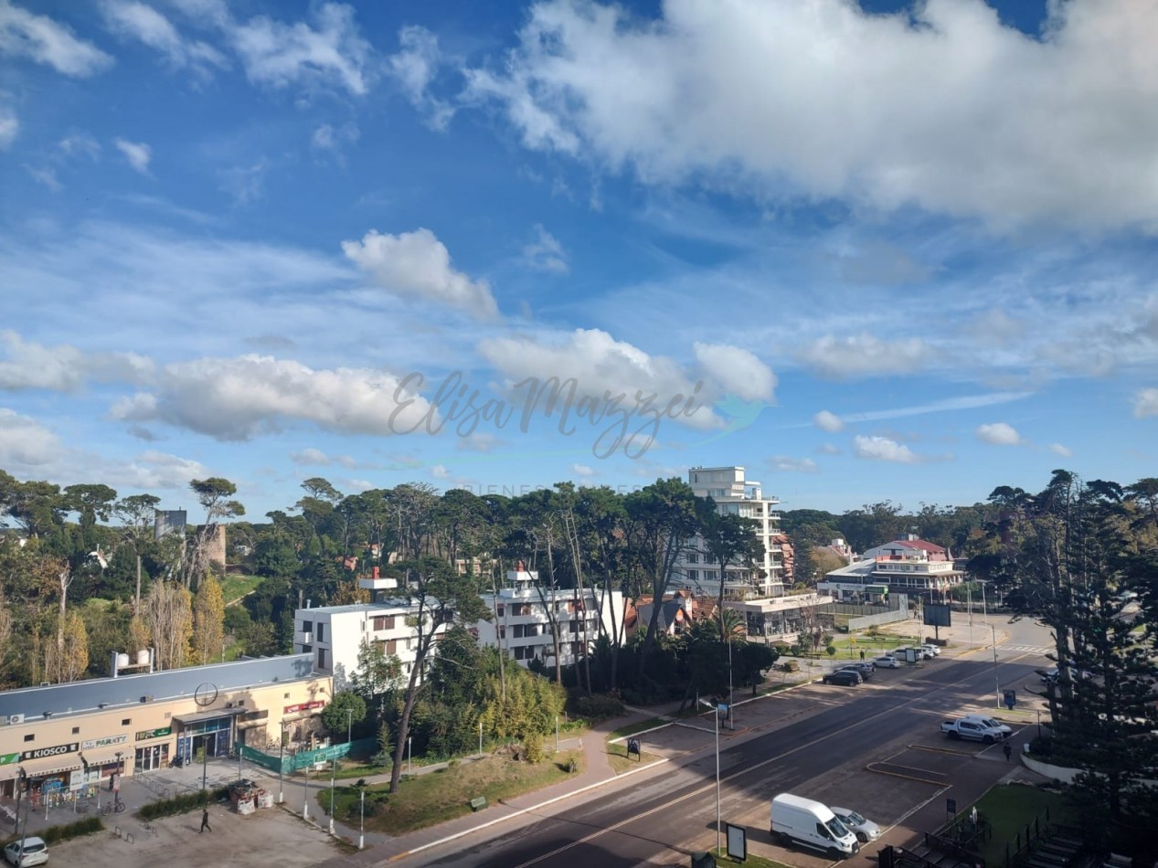 DEPARTAMENTO TRES AMBIENTES EN VENTA - PINAMAR CENTRO - CERCA DEL MAR