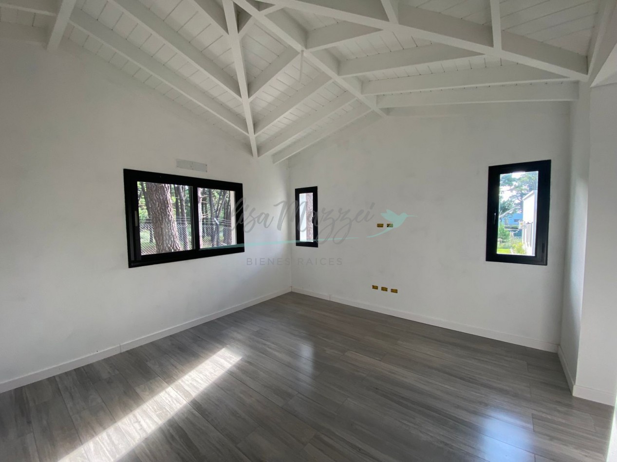 CASA EN VENTA - PIONEROS - PINAMAR