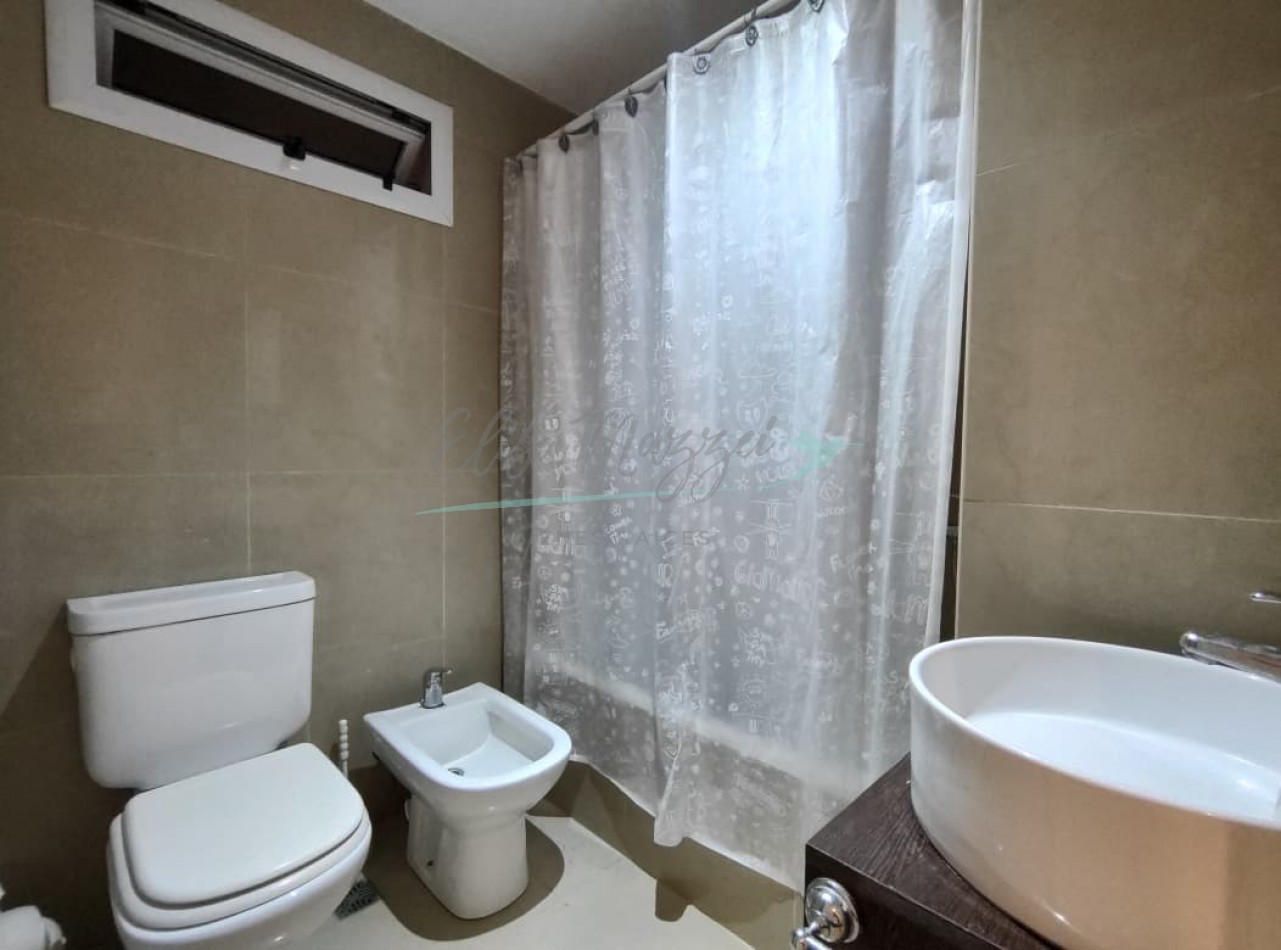 DEPARTAMENTO TRES AMBIENTES A METROS DEL MAR - EN VENTA - PINAMAR