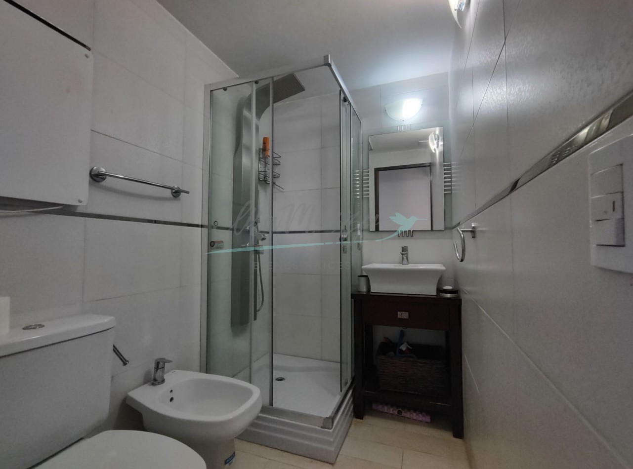 DEPARTAMENTO TRES AMBIENTES EN VENTA - PINAMAR CENTRO - CERCA DEL MAR