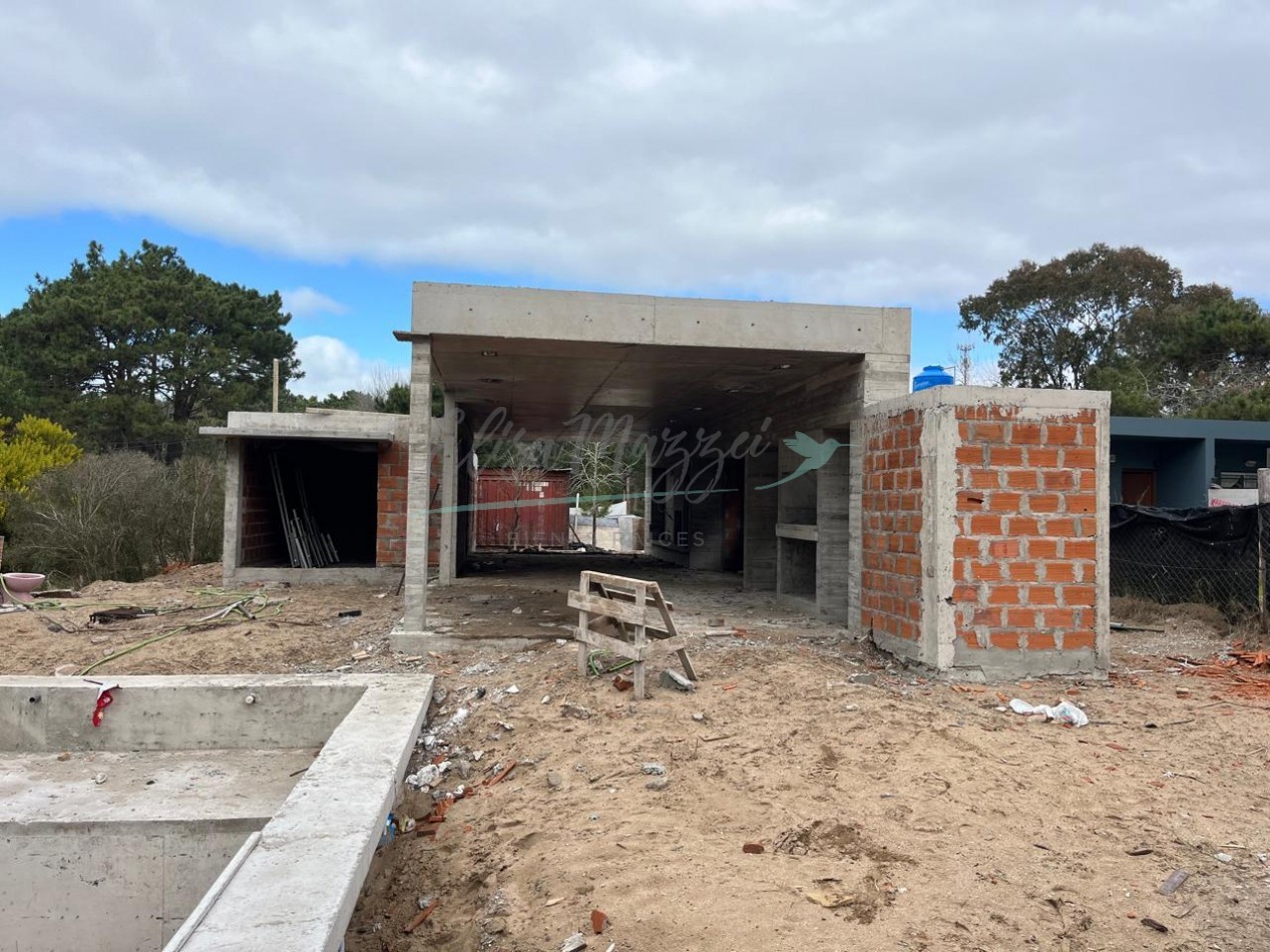 CASA EN VENTA A ESTRENAR - VALERIA DEL MAR