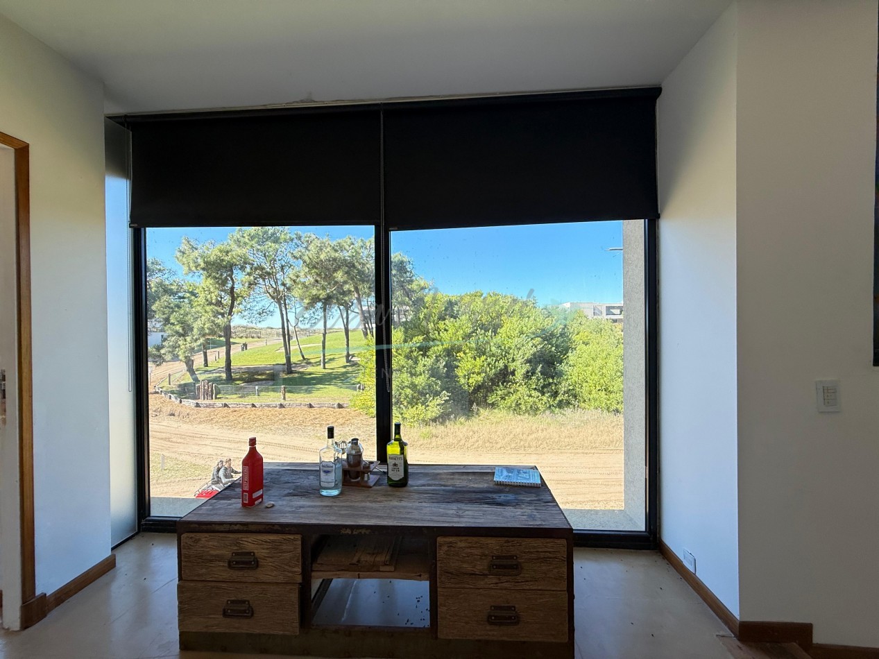 CASA EN VENTA A METROS DEL MAR - VILLA ROBLES