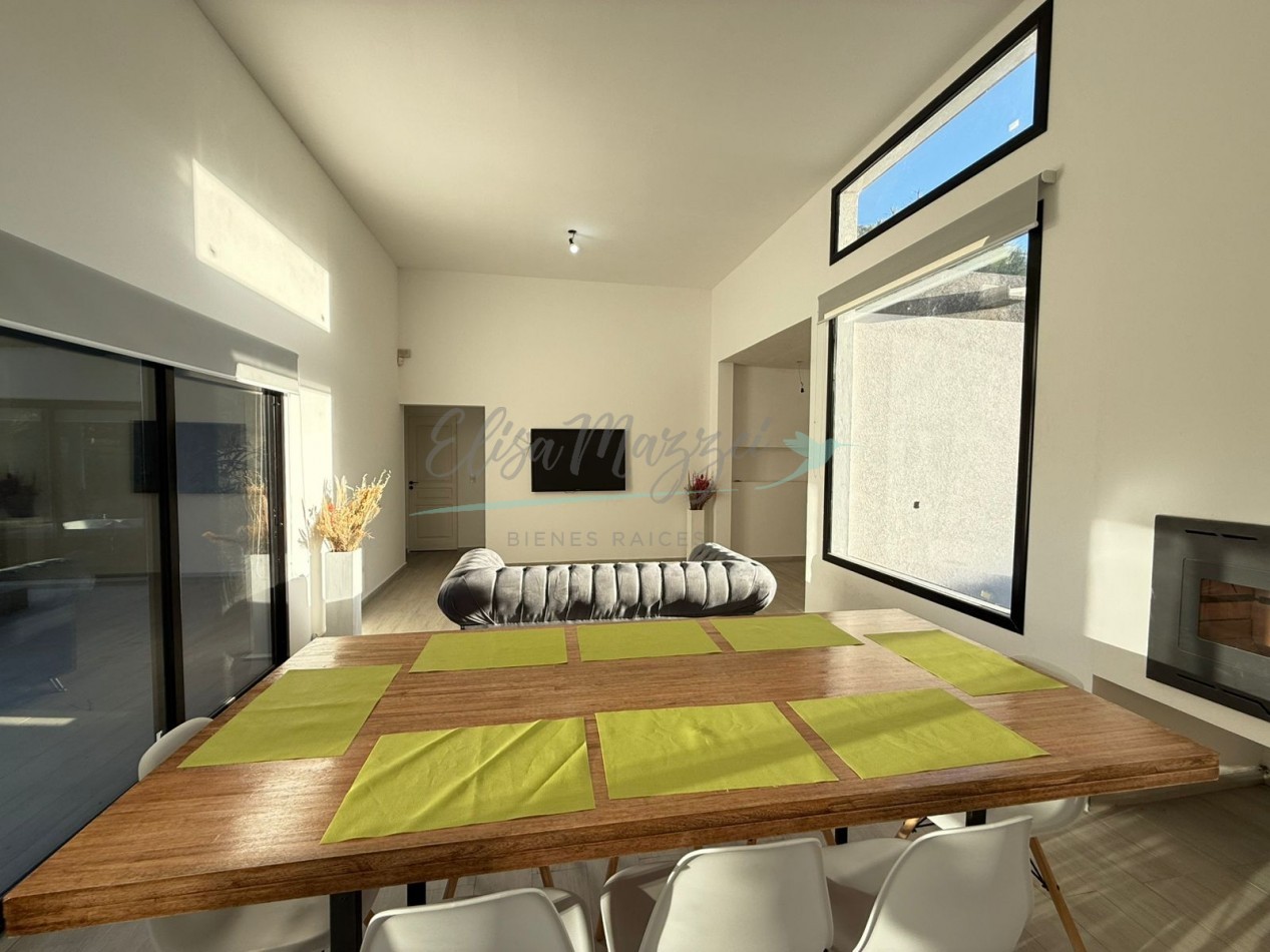 CASA EN VENTA A ESTRENAR - PINAMAR