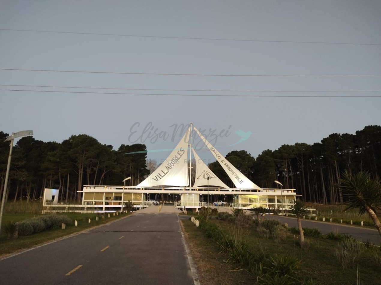 LOTE EN VILLA ROBLES - EN VENTA - OPORTUNIDAD - FINANCIACION