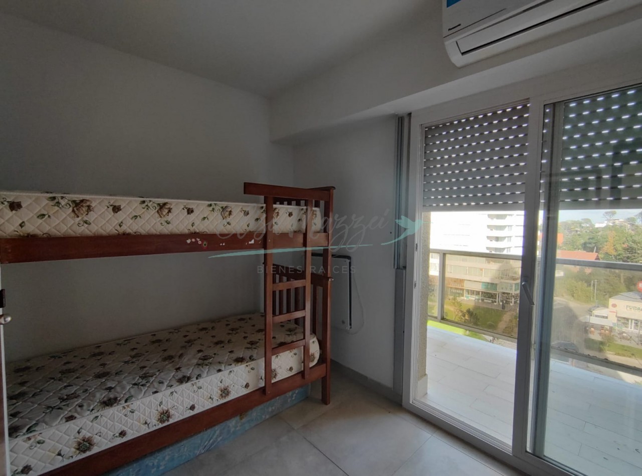 DEPARTAMENTO TRES AMBIENTES EN VENTA - PINAMAR CENTRO - CERCA DEL MAR