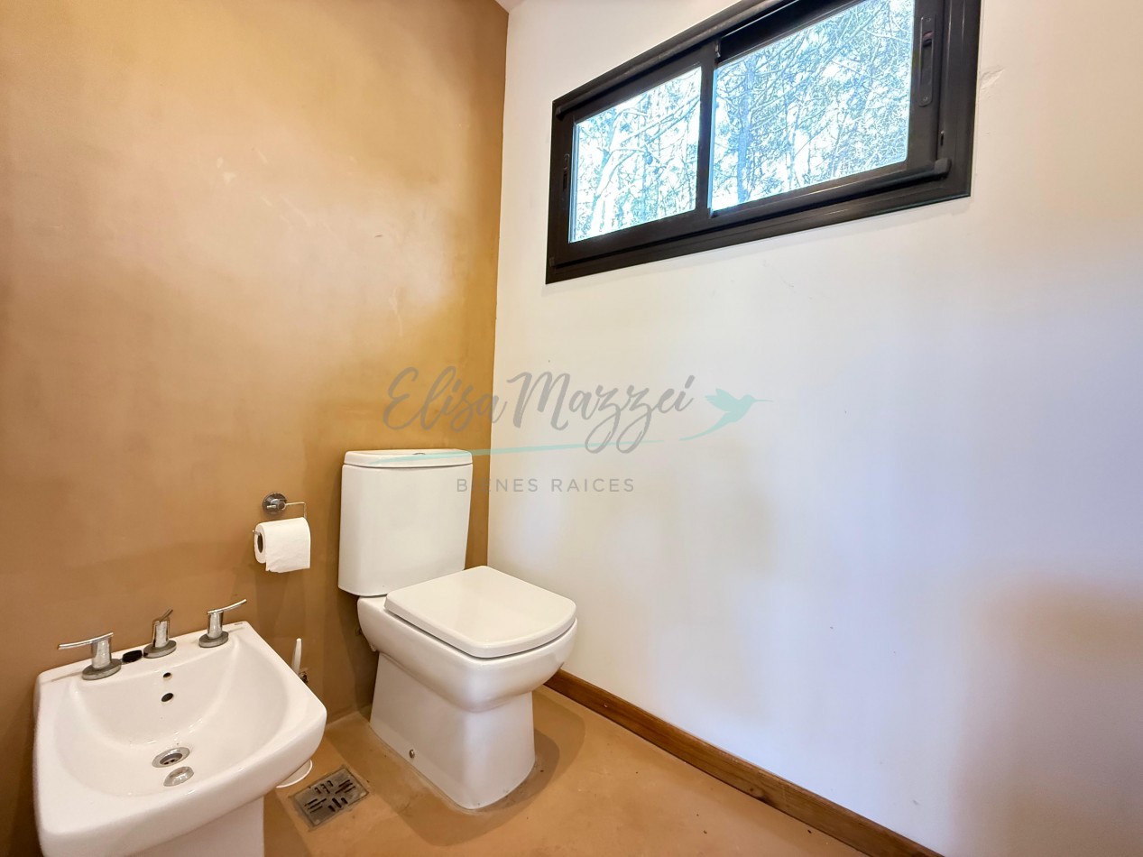 CASA EN VENTA A METROS DEL MAR - VILLA ROBLES