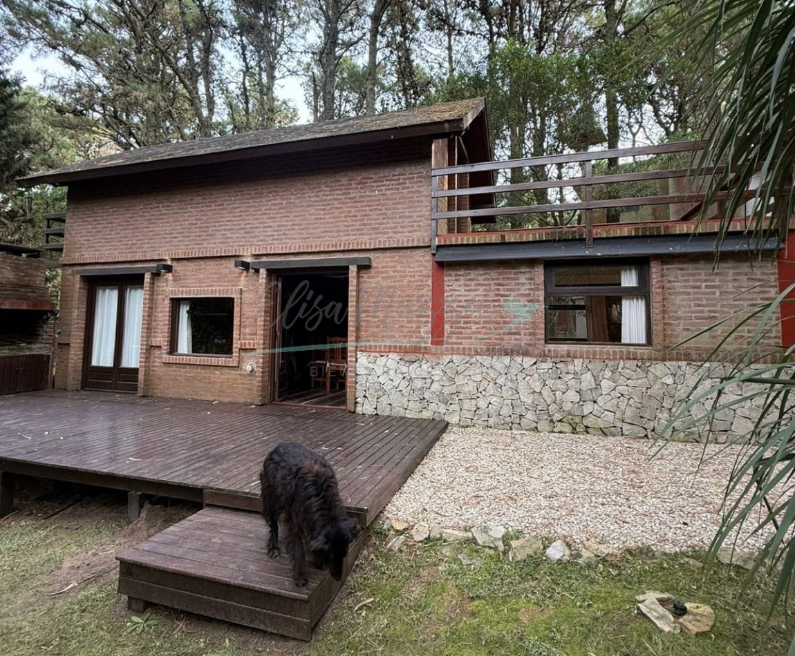 CASA EN VENTA - MAR DE LAS PAMPAS