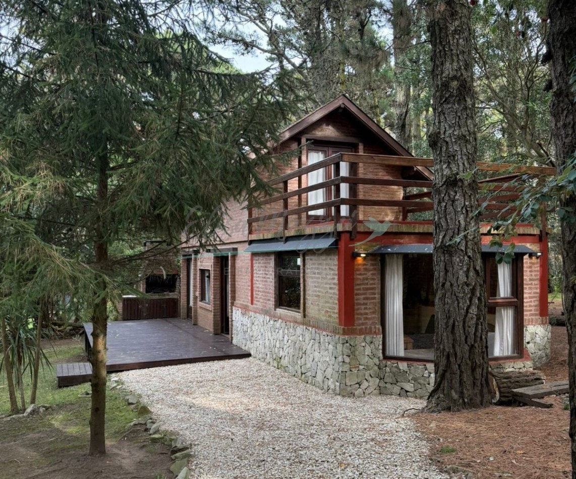 CASA EN VENTA - MAR DE LAS PAMPAS