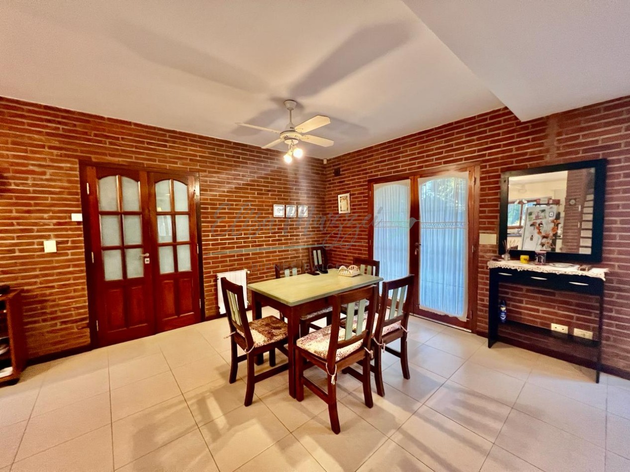 CASA EN VENTA - PINAMAR