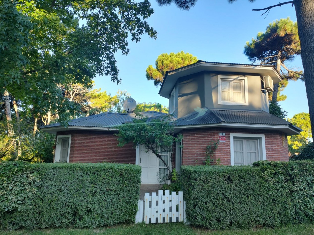 CASA EN VENTA - PINAMAR
