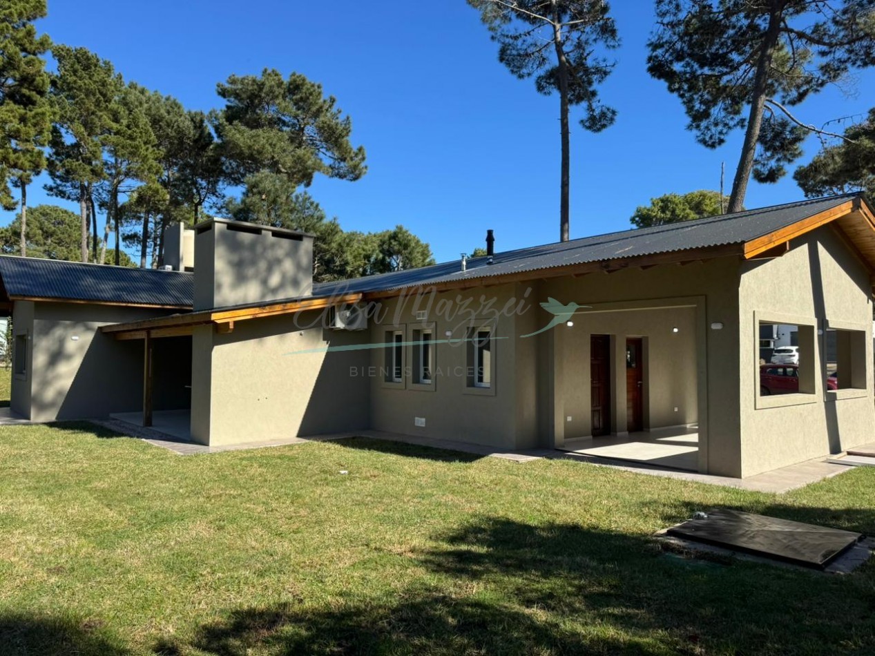 CASA EN VENTA EN ZONA ALAMOS - PINAMAR 