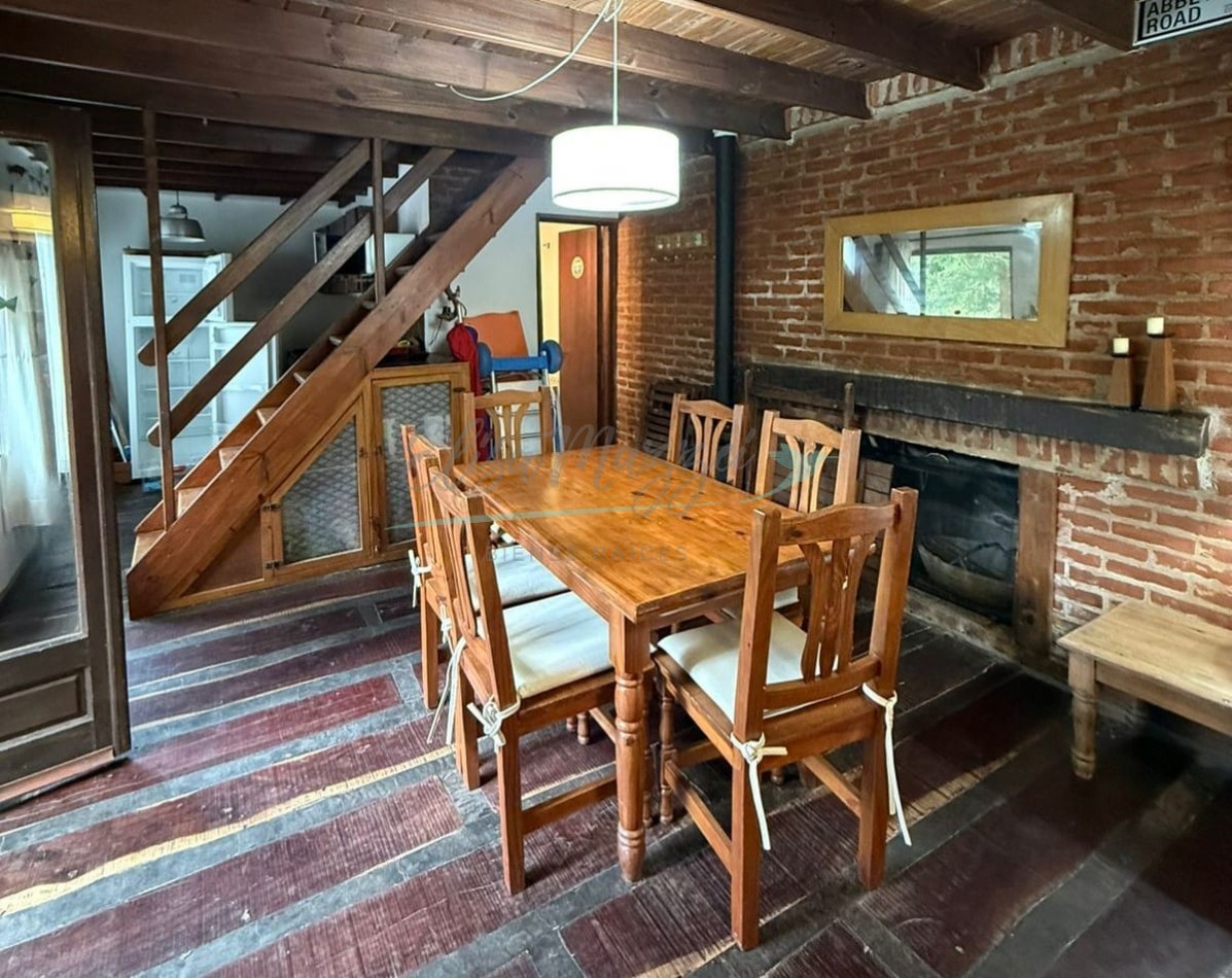 CASA EN VENTA - MAR DE LAS PAMPAS