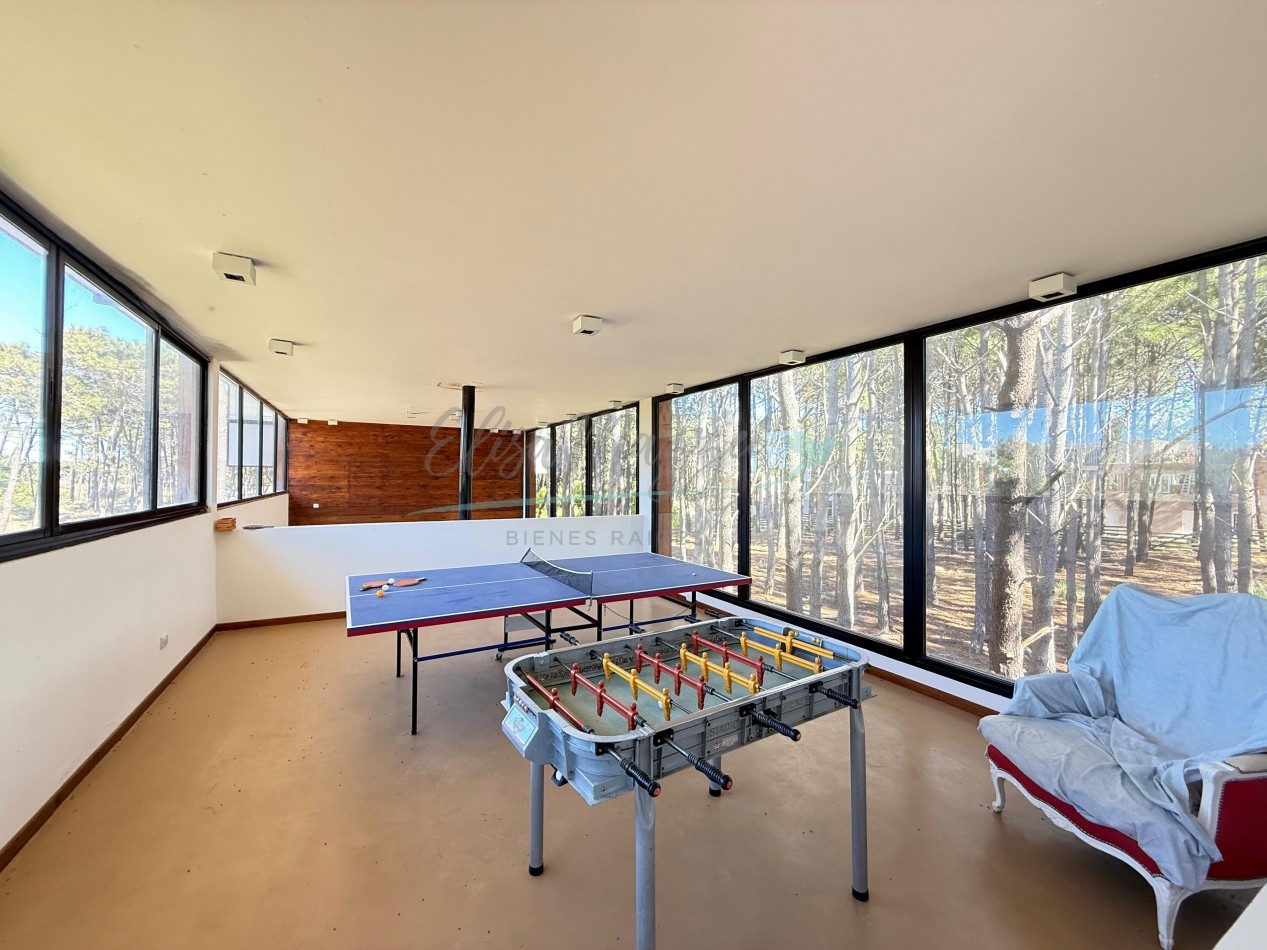 CASA EN VENTA A METROS DEL MAR - VILLA ROBLES