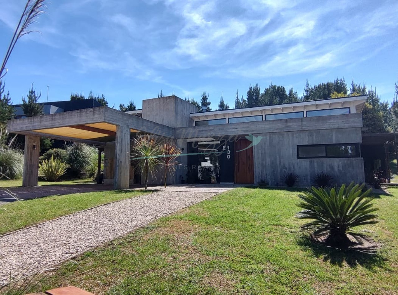 CASA EN VENTA - COSTA ESMERALDA 