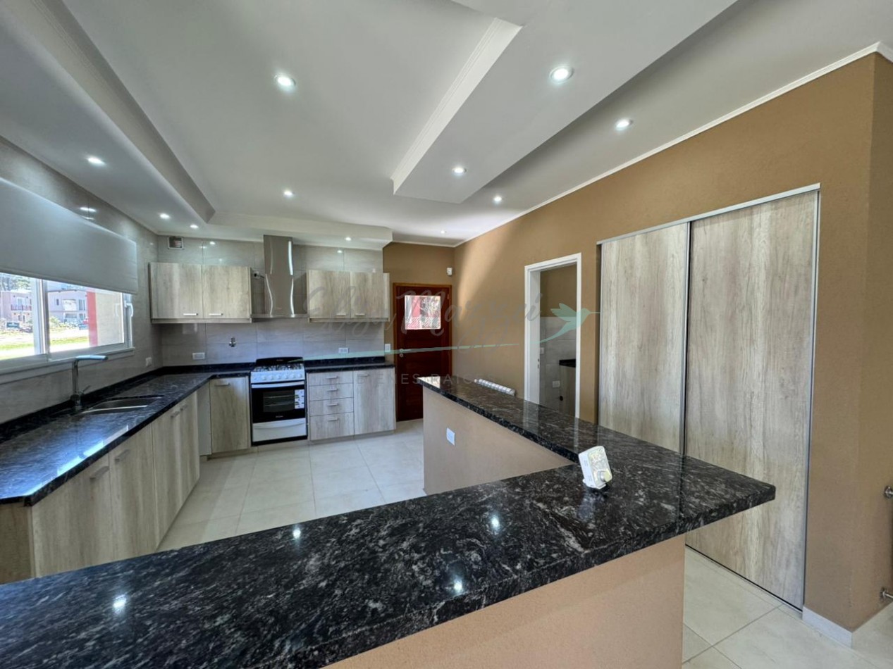 CASA EN VENTA EN ZONA ALAMOS - PINAMAR 