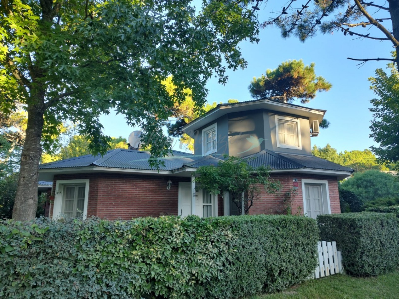 CASA EN VENTA - PINAMAR
