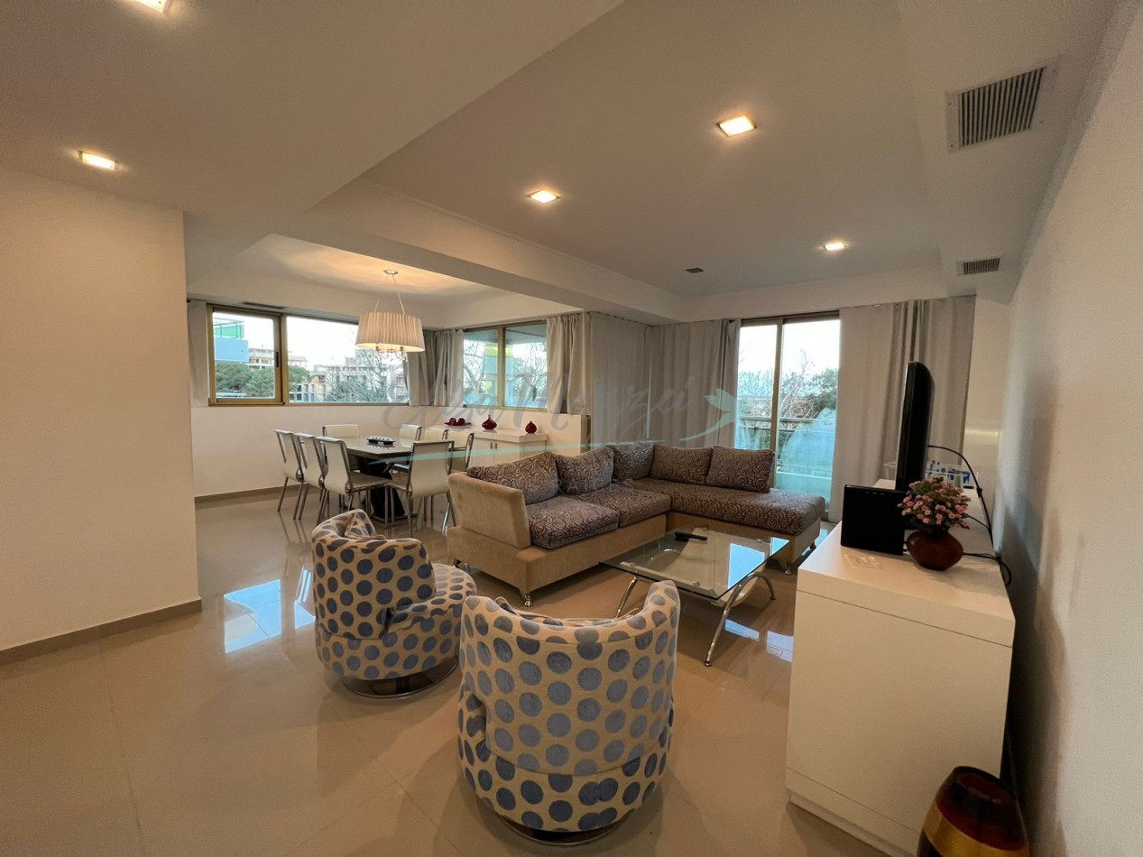 DEPARTAMENTO CUATRO AMBIENTES EN VENTA - PINAMAR